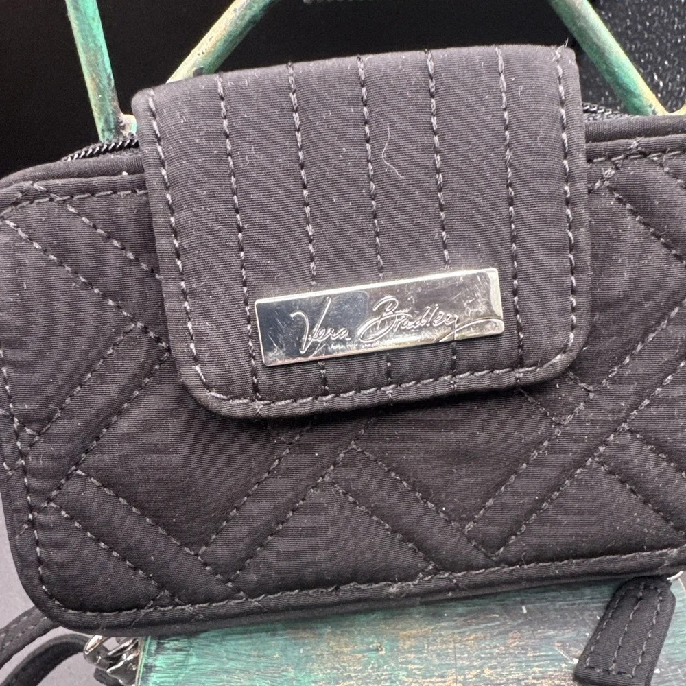 Vera Bradley Black Quilted Microfiber Smartphone Wristlet Wallet Case OS